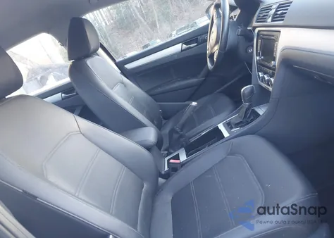 2012 Volkswagen Passat 2.5L Se z USA, uszkodzony, nr VIN 1VWBP7A33CC091948